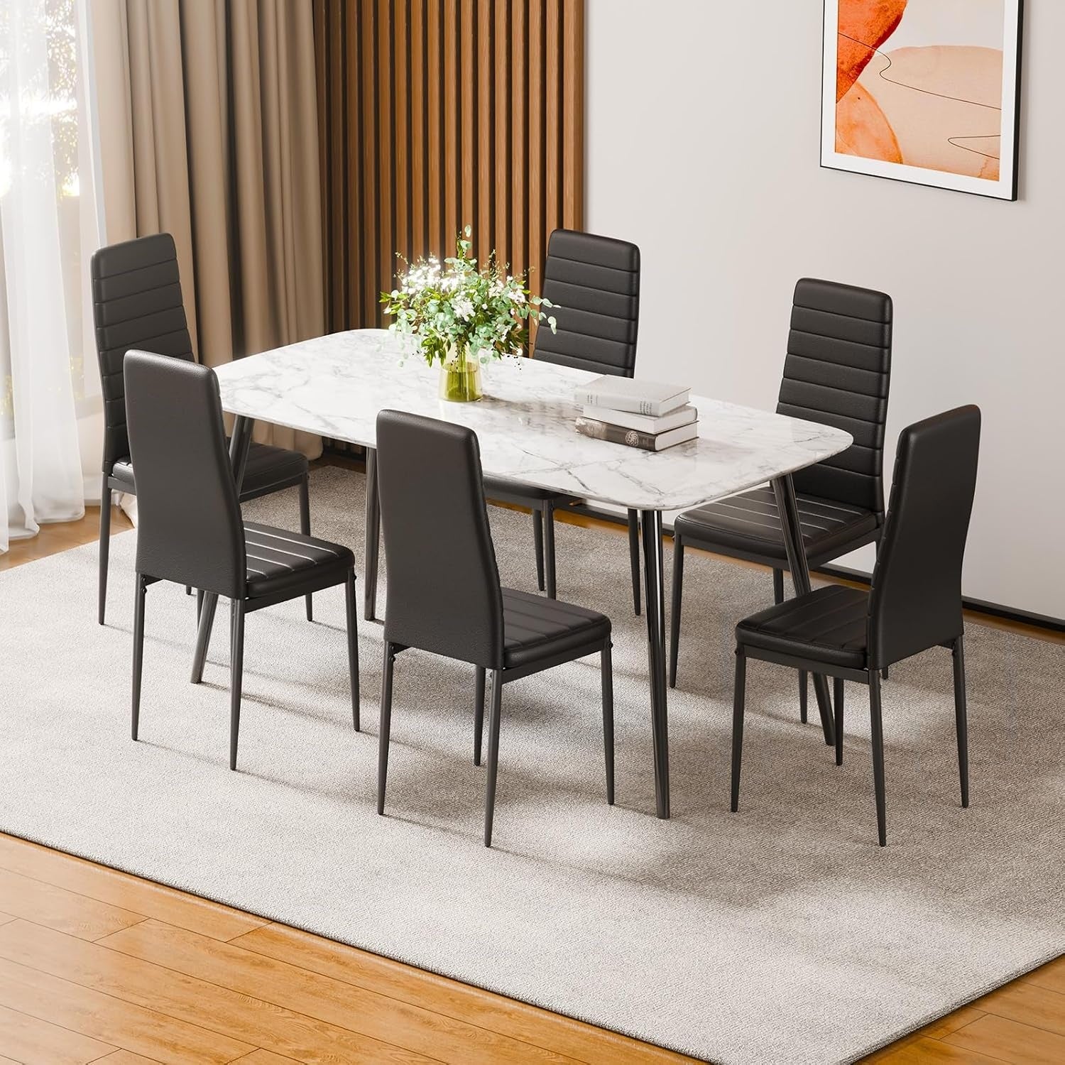 Set de six sieges noirs contemporains en cuir avec dossier haut, rembourrage epais et armature metallique pour salle a manger