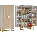 Garde manger blanc compact avec douze etageres et plusieurs espaces fermes